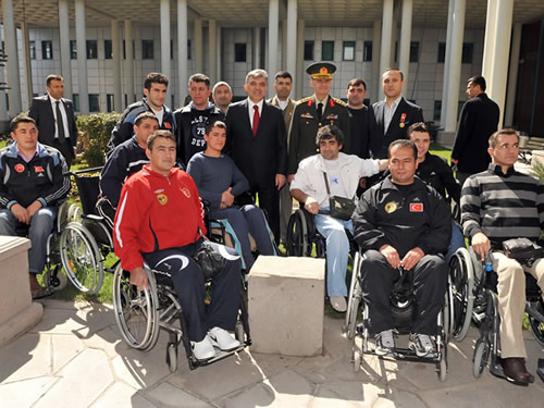 Cumhurbaşkanı Gül'den Gazilere: "Sizler Bu Devletin ve Milletin En Büyük Garantilerisiniz"